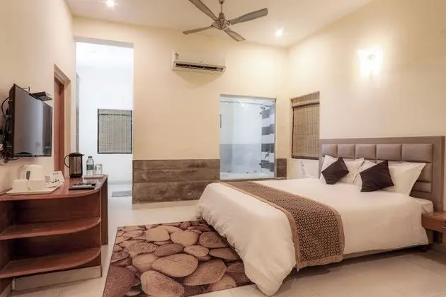 Pool View Room