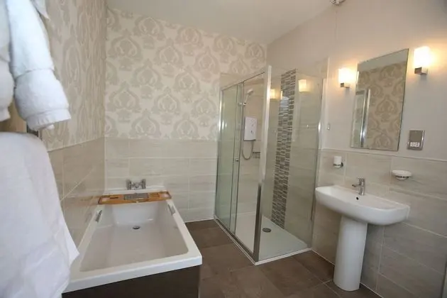 Deluxe Tek Büyük Yataklı Oda, Banyolu/Duşlu