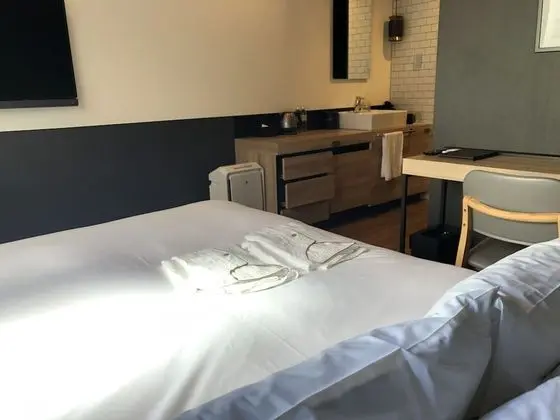 Tek Büyük Yataklı Oda, Sigara İçilmez