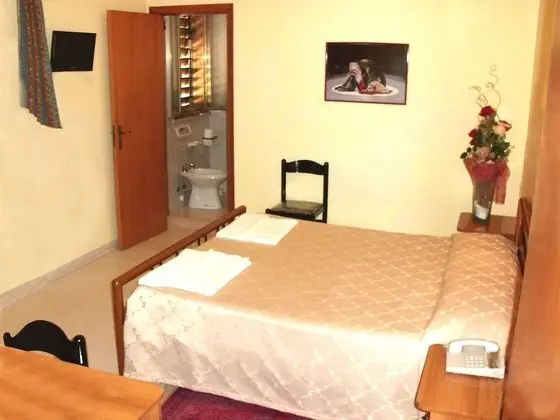 Üç Kişilik Oda, Banyolu/Duşlu