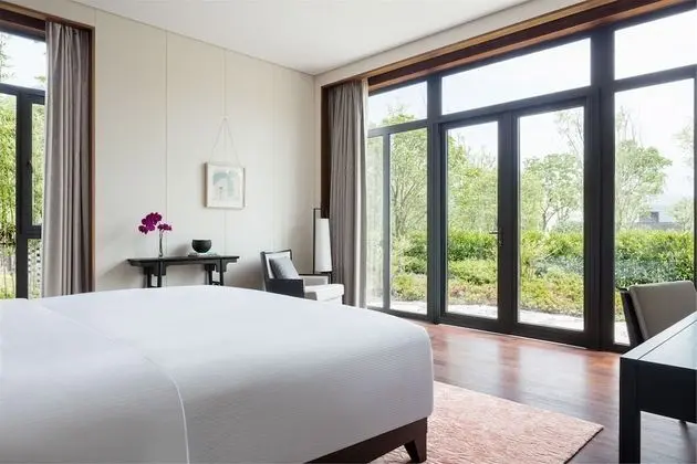 Presidential Villa, 6 Yatak Odası, Havuz Manzaralı