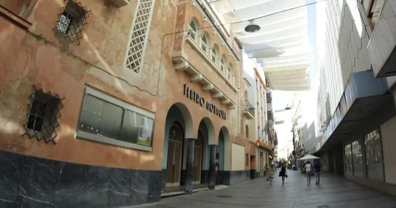 Üç Kişilik Oda