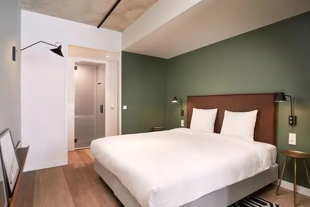 King Studio Apartment