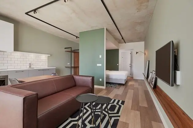 King Studio Apartment