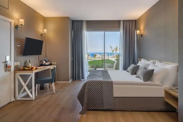 Standard Tek Büyük veya İki Ayrı Yataklı Oda, Deniz Manzaralı