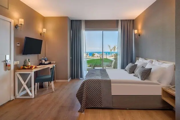 Standard Tek Büyük veya İki Ayrı Yataklı Oda, Deniz Manzaralı