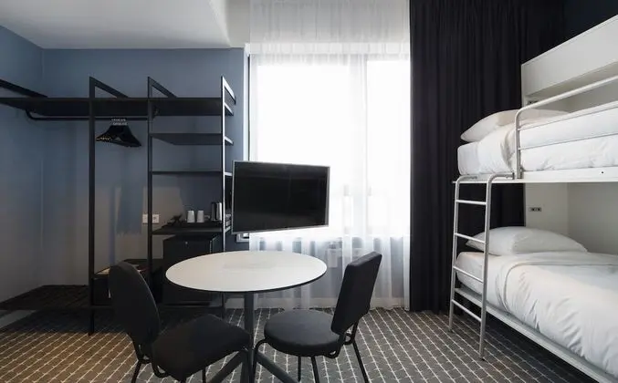 Urban Quad Room