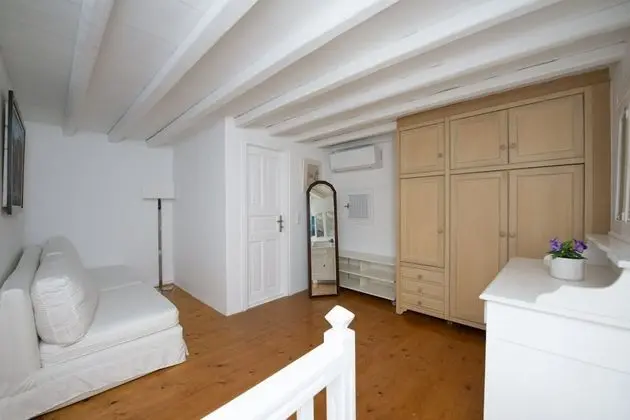 Maisonette House, Sea View