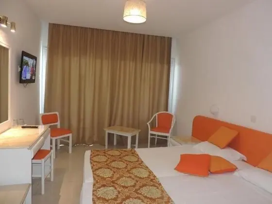 Standard Tek Büyük veya İki Ayrı Yataklı Oda, Deniz Manzaralı