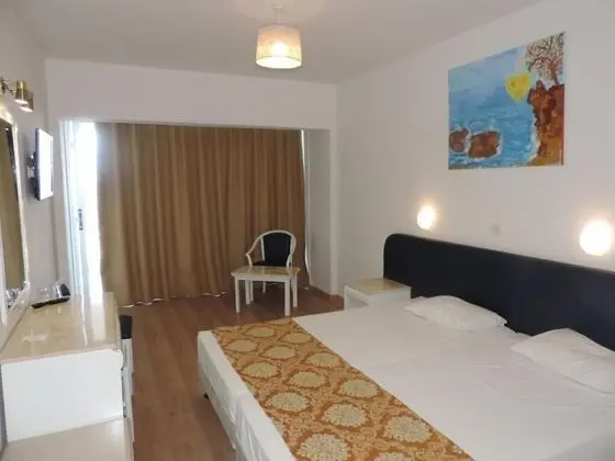 Superior Tek Büyük veya İki Ayrı Yataklı Oda