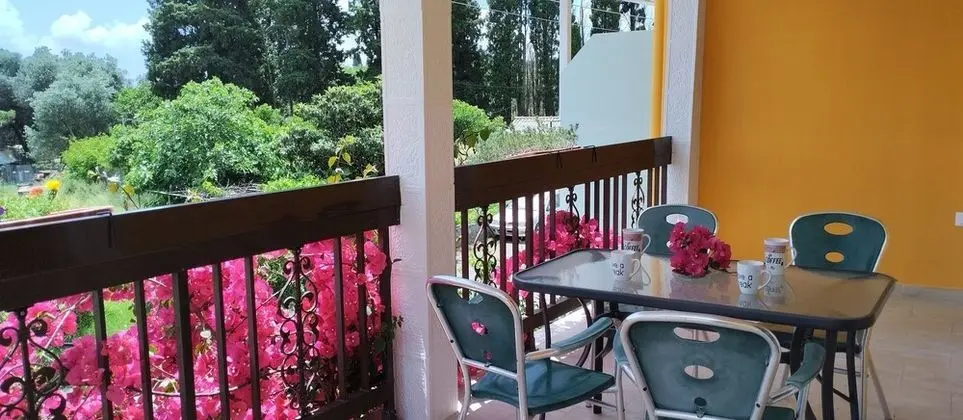 Apart Daire, 2 Yatak Odası, Bahçe Manzaralı