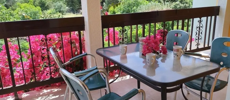Apart Daire, 2 Yatak Odası, Bahçe Manzaralı