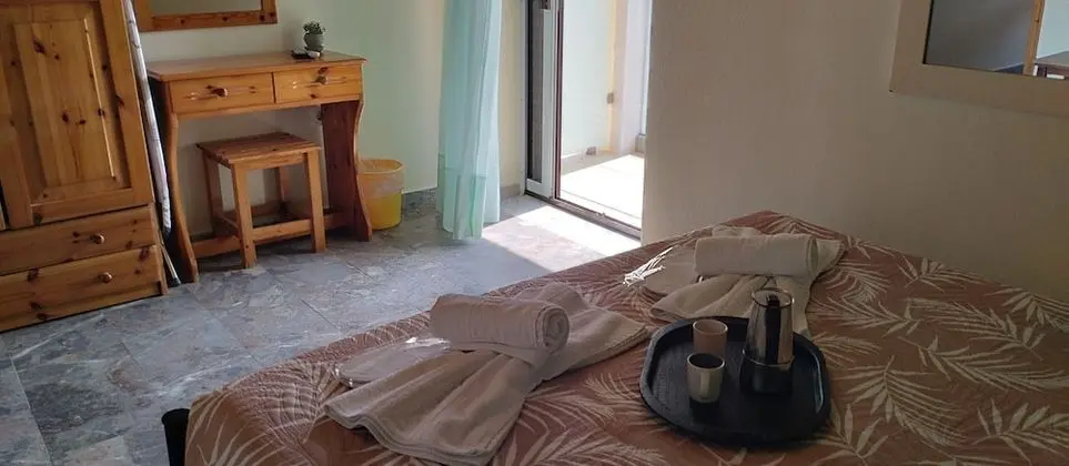 Stüdyo, Bahçe Manzaralı