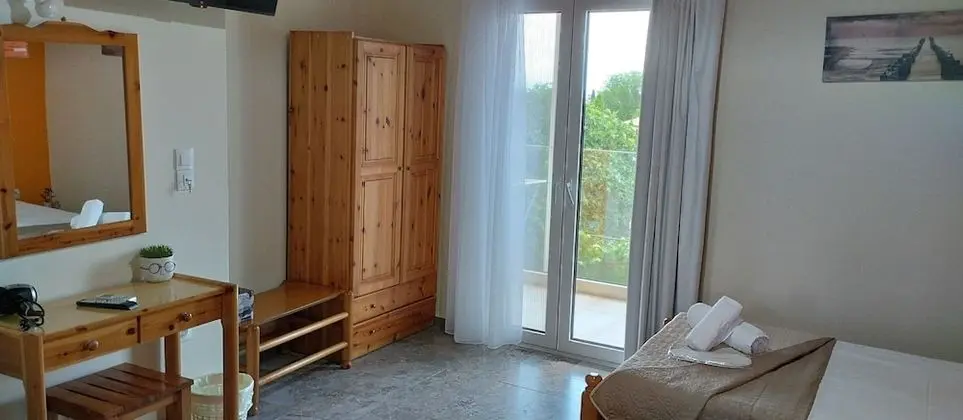Stüdyo, Bahçe Manzaralı