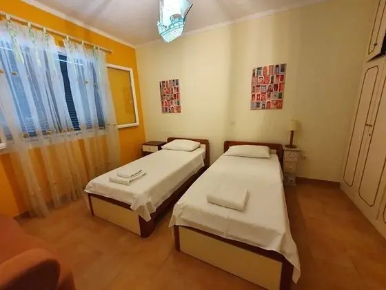 Ev, 3 Yatak Odası, Sigara İçilebilir, Balkon