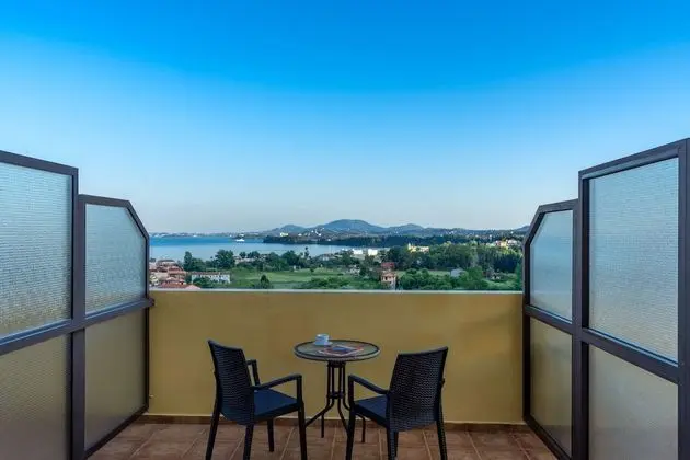 Standard Oda (Panoramic View)