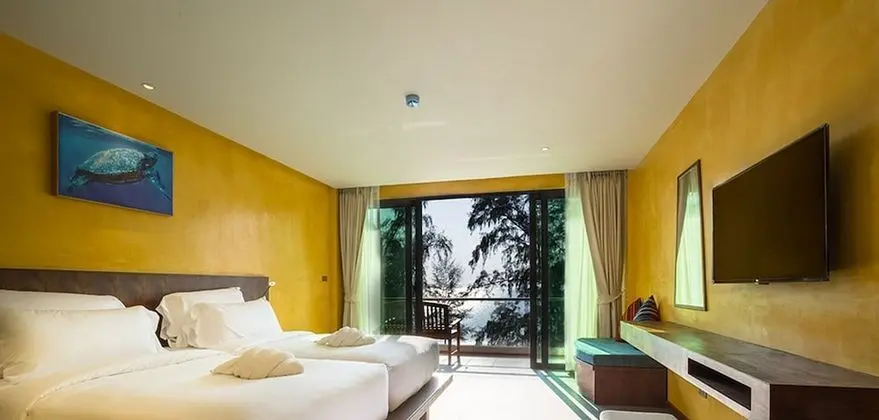 Deluxe Sea View (2 Single Beds)
