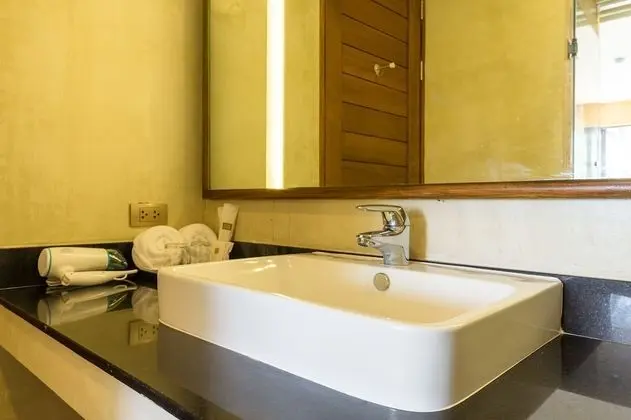 Deluxe Sea View (2 Single Beds)