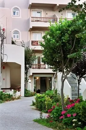 Stüdyo, Bahçe Manzaralı