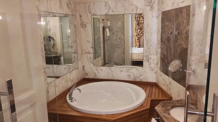 Business Süit, Jakuzi, Şehir Manzaralı