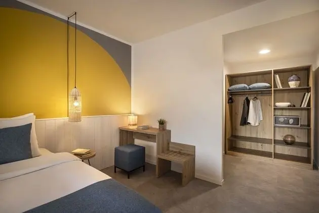 Room for 3