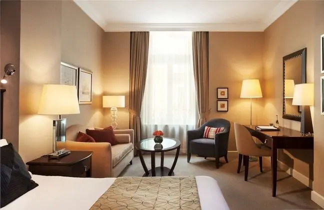 Deluxe Room with Spa Access