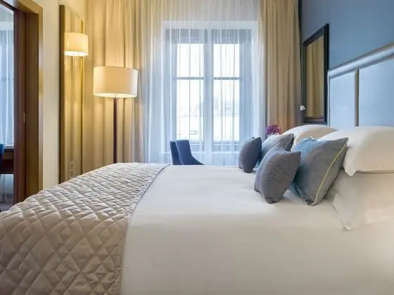 Deluxe Süit, Avlu Manzaralı