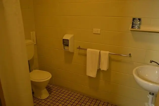 Standard Oda, 1 Büyük (Queen) Boy Yatak, Küçük Mutfak