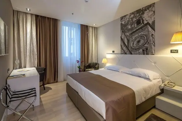 Superior Tek Büyük veya İki Ayrı Yataklı Oda