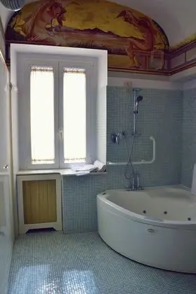 Süit, Jakuzi (del Duca)