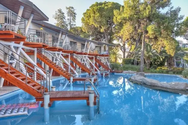 Junior Villa, Havuz Kullanımı, Havuz Kenarı