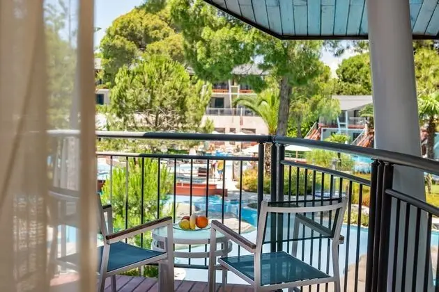 Junior Villa, Havuz Kullanımı, Havuz Kenarı