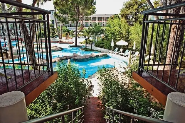 Junior Villa, Havuz Kullanımı, Havuz Kenarı