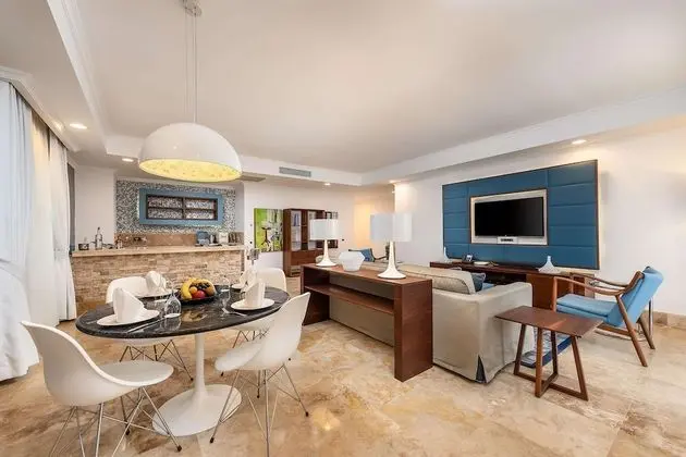 Azure Villa, 2 Bedrooms, Sea water pool