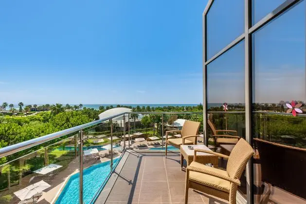 https://images.etstur.com/imgproxy/resize/2560x1440/files/images/hotelImages/etsrooms/304/Cornelia_Diamond_Golf_Resort___Spa_20260504175116_2.jpg