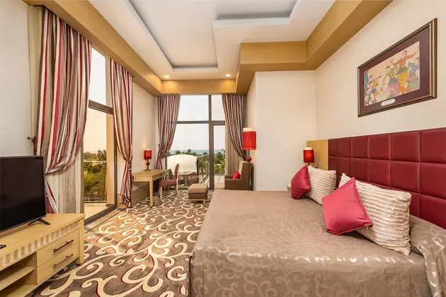 https://images.etstur.com/imgproxy/resize/2560x1440/files/images/hotelImages/etsrooms/304/Cornelia_Diamond_Golf_Resort___Spa_20260504175117_3.jpg