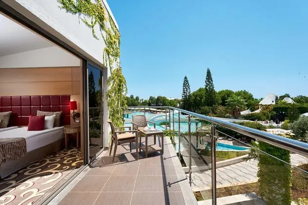 https://images.etstur.com/imgproxy/resize/2560x1440/files/images/hotelImages/etsrooms/304/Cornelia_Diamond_Golf_Resort___Spa_20260504175537_1.jpg