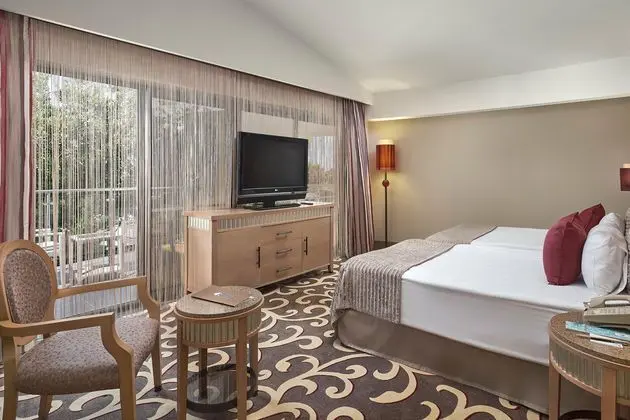 https://images.etstur.com/imgproxy/resize/2560x1440/files/images/hotelImages/etsrooms/304/Cornelia_Diamond_Golf_Resort___Spa_20260504175540_4.jpg