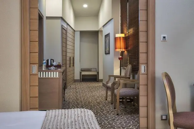 https://images.etstur.com/imgproxy/resize/2560x1440/files/images/hotelImages/etsrooms/304/Cornelia_Diamond_Golf_Resort___Spa_20260504175543_7.jpg