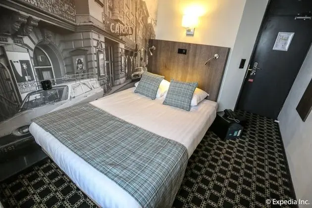 kleine 2 persoons kamer met 1 bed