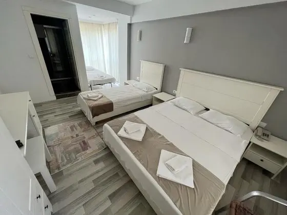 Geniş Aile Odası, Veranda Manzaralı, Balkonlu