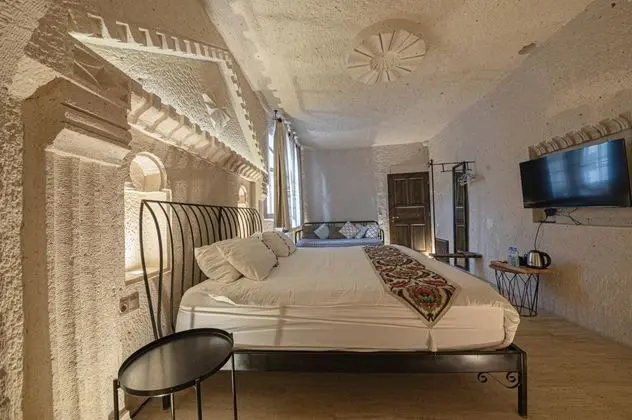Deluxe Cave, , Jakuzili