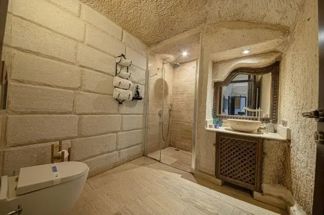 Deluxe Cave, , Jakuzili