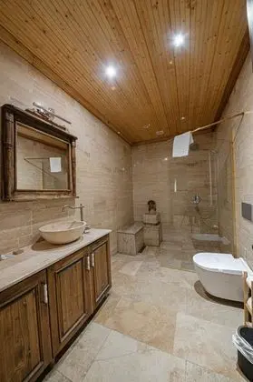 King Cave Suite, , Jakuzili