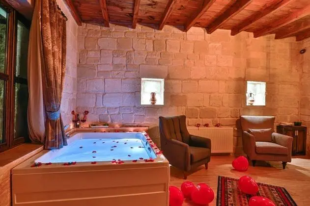 King Cave Suite, , Jakuzili