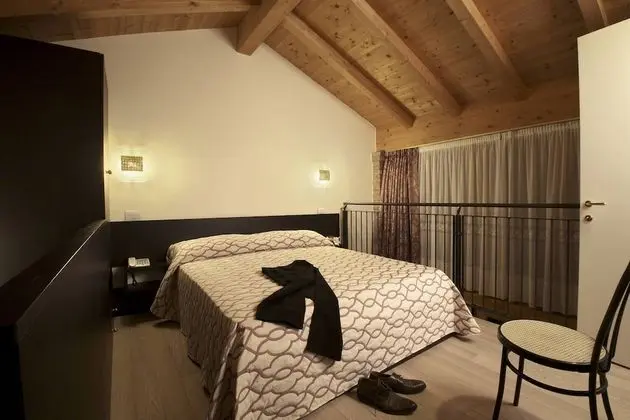 Superior Çatı Katı (Loft), Havuz Kenarı