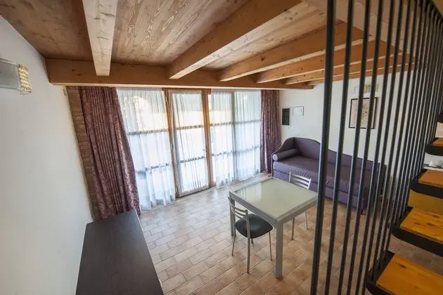 Superior Çatı Katı (Loft), Havuz Kenarı