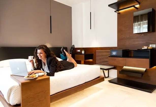 Business Tek Büyük Yataklı Oda