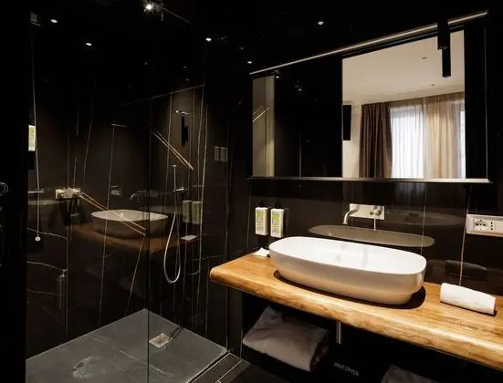 Junior Süit, 1 En Büyük (King) Boy Yatak