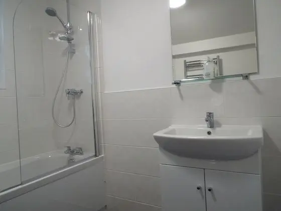Tek Büyük Yataklı Oda, Banyolu/Duşlu
